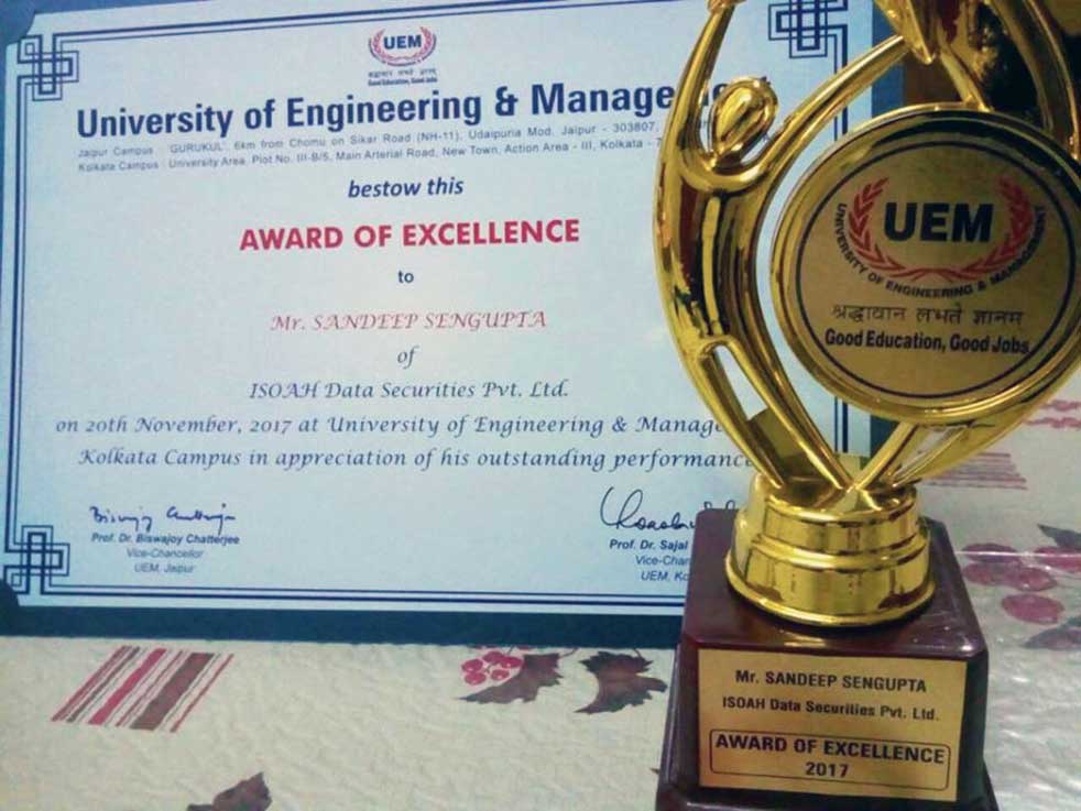 ISOAH received 'Award of Excellence' from prestigious University of Engineering & Management (UEM), Kolkata, December 2017